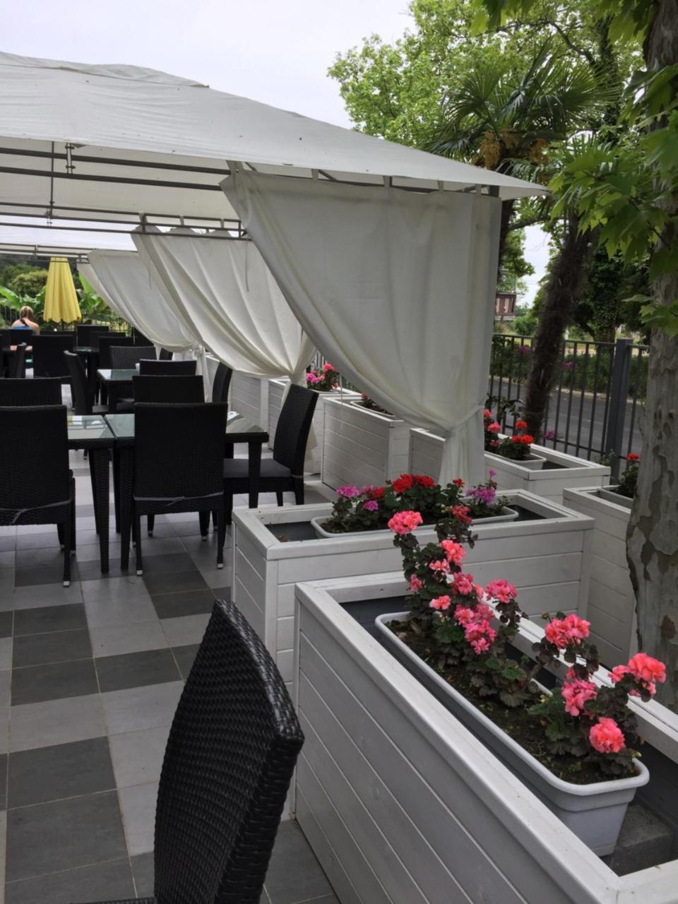Sunrise Garden Hotel 3* กากรา ภายนอก รูปภาพ